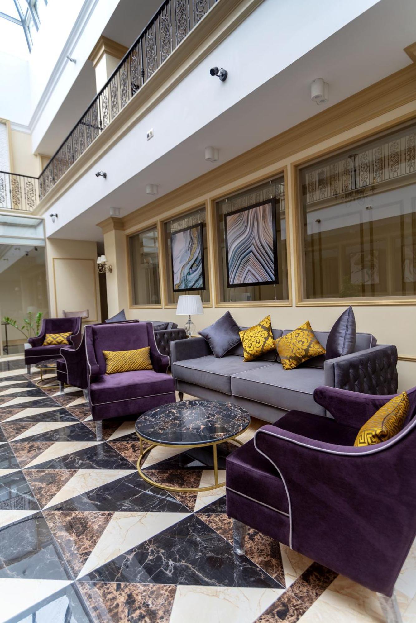 Hotel Royal Bv Ustʼ-Kamenogorsk Exteriér fotografie