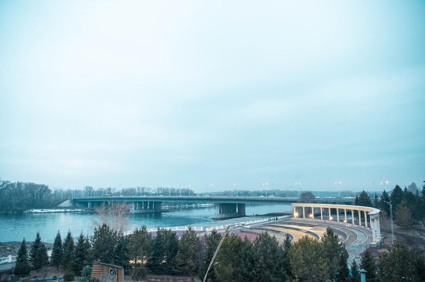 Hotel Royal Bv Ustʼ-Kamenogorsk Exteriér fotografie